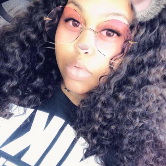 Meet your Posher, Kennetha - Picture 1 of 1